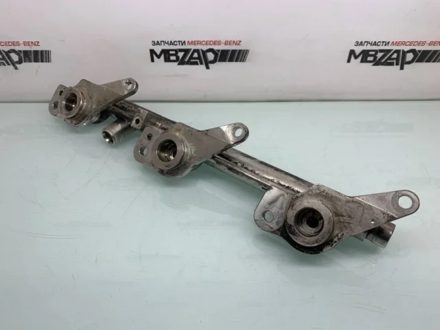 Топливная рампа для Mercedes-Benz GL class X166 2012-2016 на фотографиях