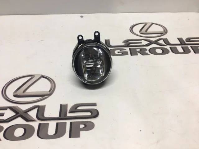 Противотуманка (ПТФ) передняя левая для Toyota Alphard H30 2015+ на фотографиях