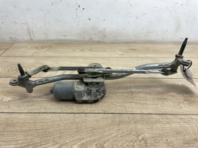 Трапеция стеклоочистителей для Audi Q3 8U 2011-2019 на фотографиях