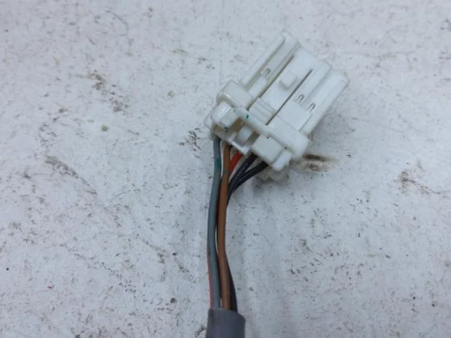 Стекла и зеркала для Nissan Note E12 2012-2020 на фотографиях