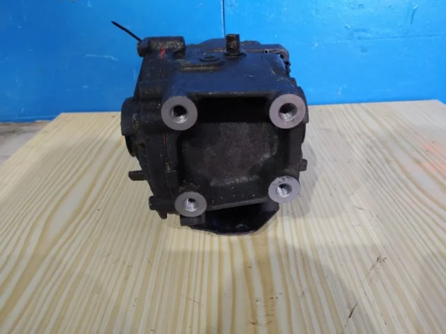 Редуктор дифференциала ведущего моста для Toyota RAV4 XA30 2005-2012 на фотографиях