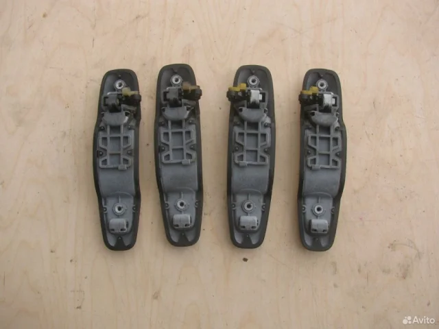 Ручка двери передняя левая внешняя для Suzuki Grand Vitara 2005-2014 на фотографиях