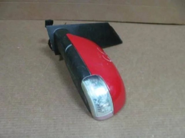 Стекла и зеркала для Volkswagen Touran 1T 2003-2015 на фотографиях