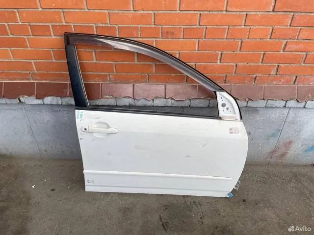 Дверь передняя правая для Toyota Corolla E120/E130 Седан 2000-2007 на фотографиях