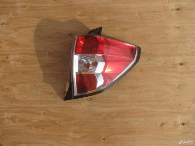 Фонарь правый для Subaru Forester SH 2008-2012 на фотографиях