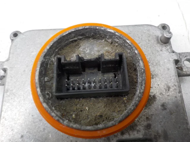 Блок розжига ксенона для Volkswagen Touareg II (7P5) Rest 2014-2018 на фотографиях