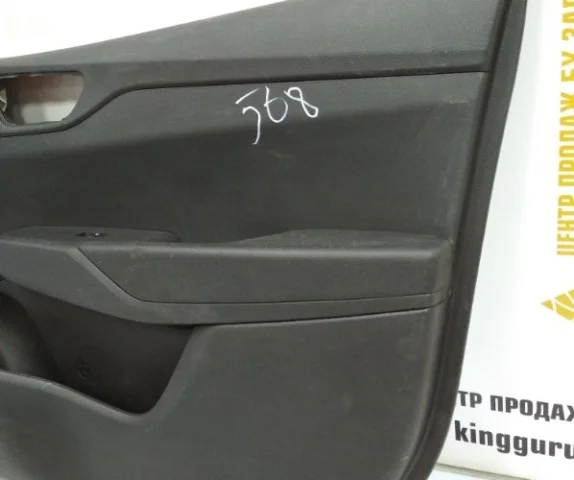 Уплотнитель передней правой двери для Hyundai Solaris 2 (2017-2022) на фотографиях