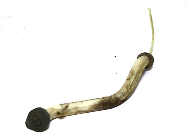 Горловина бачка стеклоомывателя для Nissan Tiida C11 Хэтчбек 2007-2014 на фотографиях