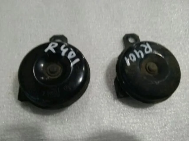 Звуковой сигнал для Toyota Corolla E140/E150 Седан 2006-2013 на фотографиях