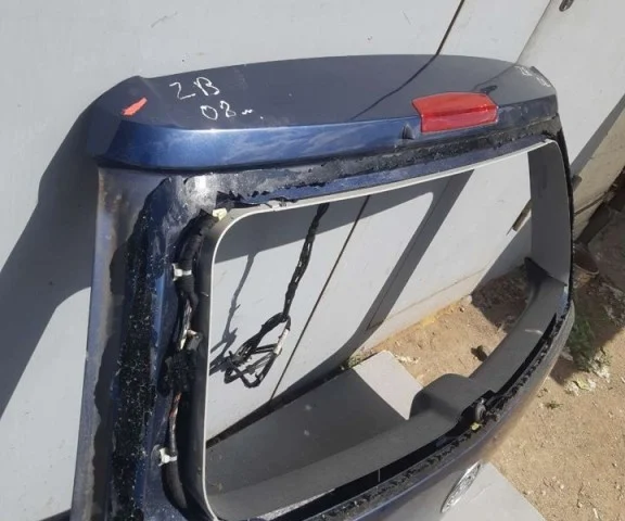 Крышка багажника для Opel Zafira B 2005-2015 на фотографиях