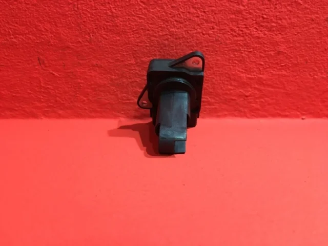 Датчик массового расхода воздуха для Volvo C30 MK 2006-2013 на фотографиях