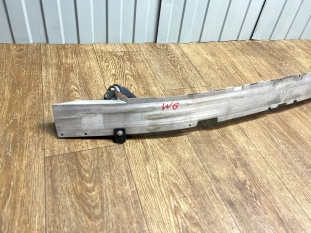 Кронштейн заднего бампера левый для BMW 5er Ф10 2010-2013 на фотографиях