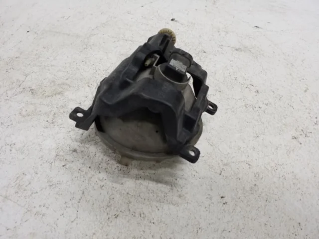 Противотуманка (ПТФ) передняя левая для Toyota Land Cruiser 200 2007-2015 на фотографиях