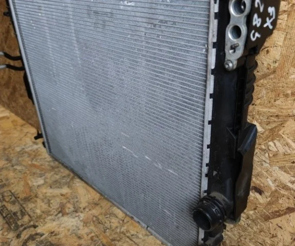 Радиатор охлаждения ДВС для BMW X3 Е83 2003-2010 на фотографиях