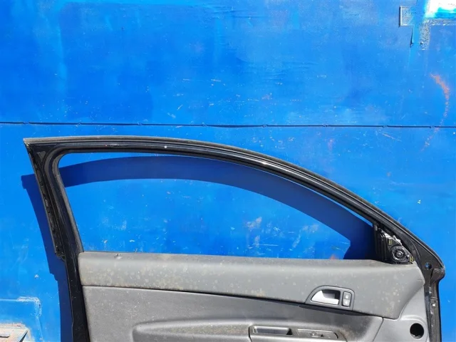 Дверь передняя левая для Volvo C30 MK 2006-2013 на фотографиях