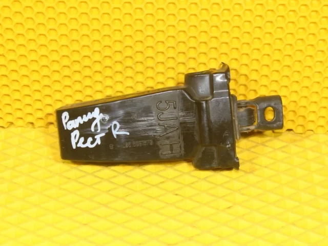 Ограничитель двери передней левой для Skoda Rapid II 2020+ на фотографиях