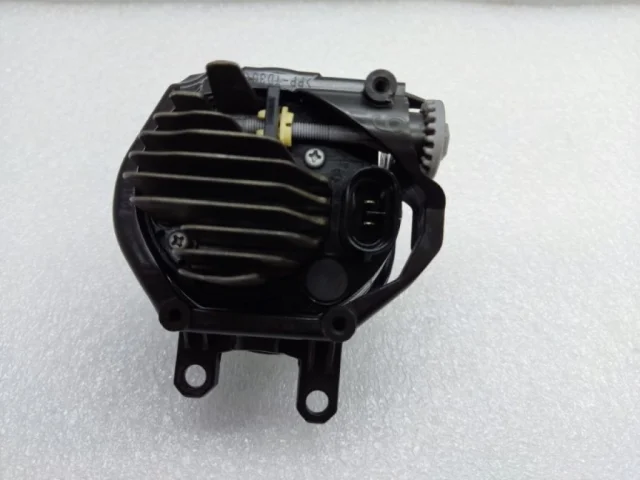 Противотуманка (ПТФ) передняя левая для Toyota Alphard H30 2015+ на фотографиях