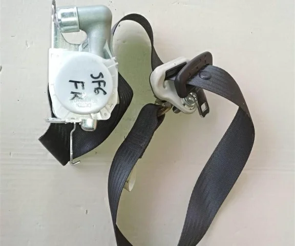 Ремень безопасности передний правый для Subaru Forester SH 2008-2012 на фотографиях