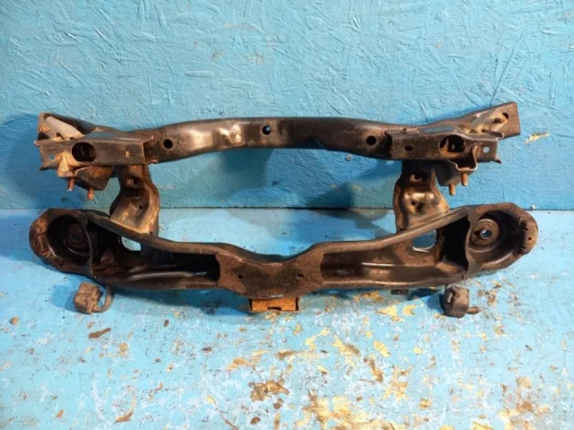 Задний подрамник для Mazda CX 7 ER 2006-2010 на фотографиях