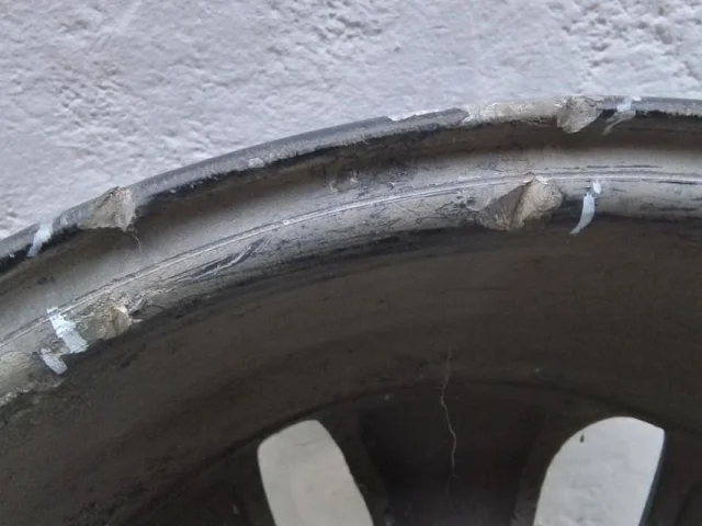 Диск колесный литой для Kia Rio 3 на фотографиях