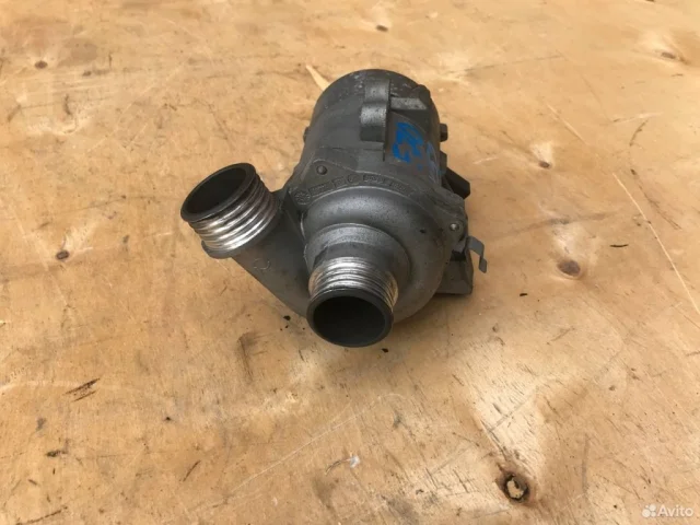 Насос охлаждающей жидкости ДВС(Помпа) для BMW X3 Е83 2003-2010 на фотографиях