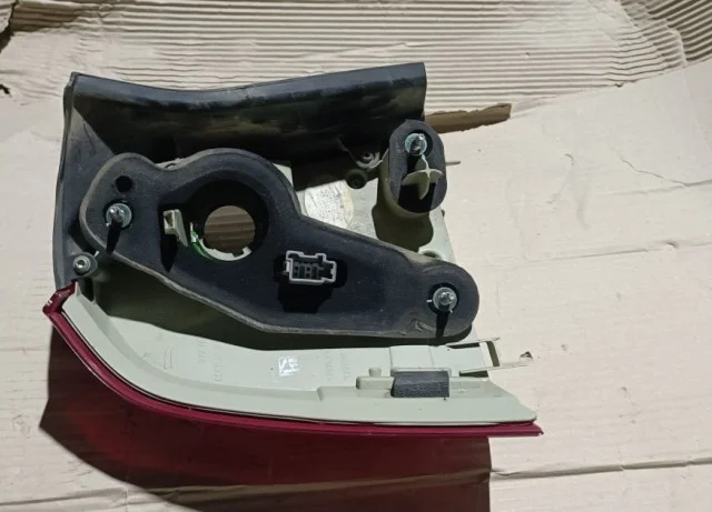 Фонарь внешний правый для Volvo XC70 BZ 2007-2016 на фотографиях