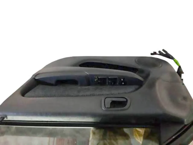 Двери для Toyota Corolla E110 Седан (JDM) 1995-2000 на фотографиях