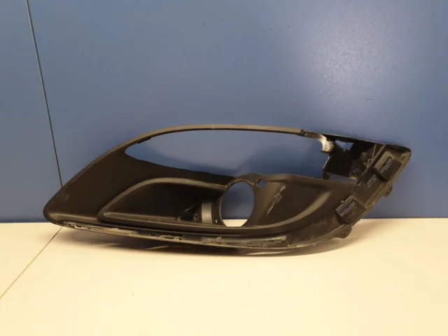 Рамка ПТФ левая для Opel Astra J Хэтчбек 2009-2017 на фотографиях