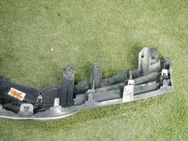 Решетка радиатора для Toyota Corolla E180 rest (RU) 2016-2019 на фотографиях