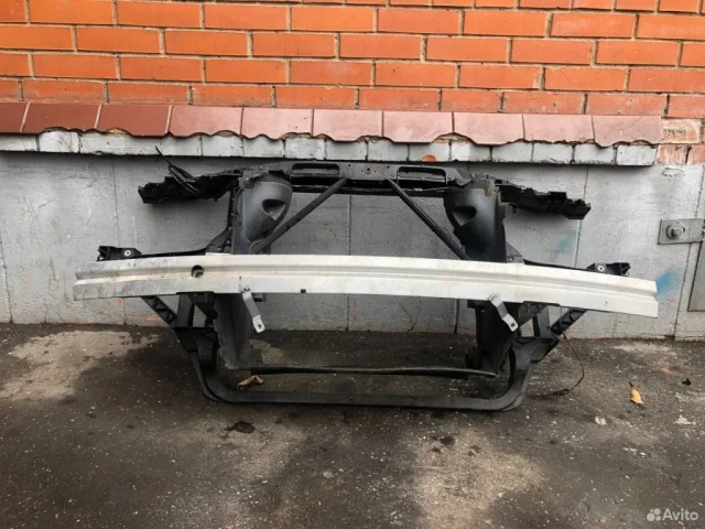 Панель радиатора (телевизор) для BMW X3 Е83 2003-2010 на фотографиях