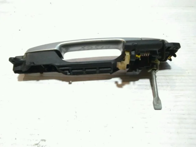 Ручка двери передняя правая внешняя для Toyota Corolla E120/E130 Хэтчбек 2001-2007 на фотографиях