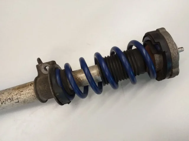 Пружина амортизатора задняя для BMW 5er Ф10 2010-2013 на фотографиях