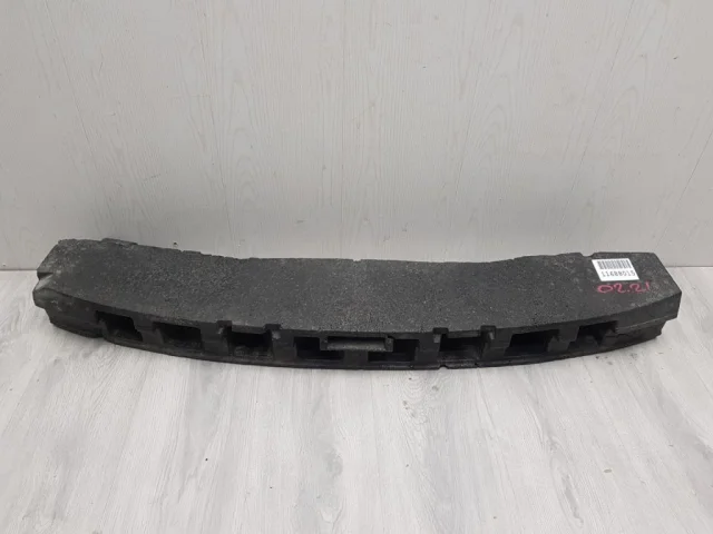 Усилитель переднего бампера для Skoda Rapid I rest NH3 2017-2020 на фотографиях