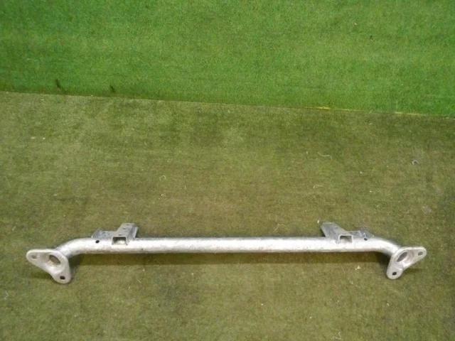 Усилитель бампера передний нижний для Mercedes-Benz GLE class W166 2015-2018 на фотографиях