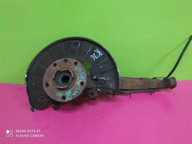 Кулак поворотный правый для Audi Q7 4L 2005-2015 на фотографиях