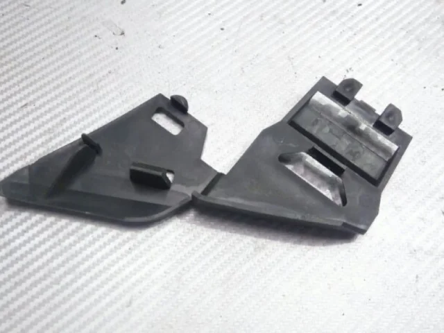 Усилитель переднего бампера для Volvo C30 MK 2006-2013 на фотографиях