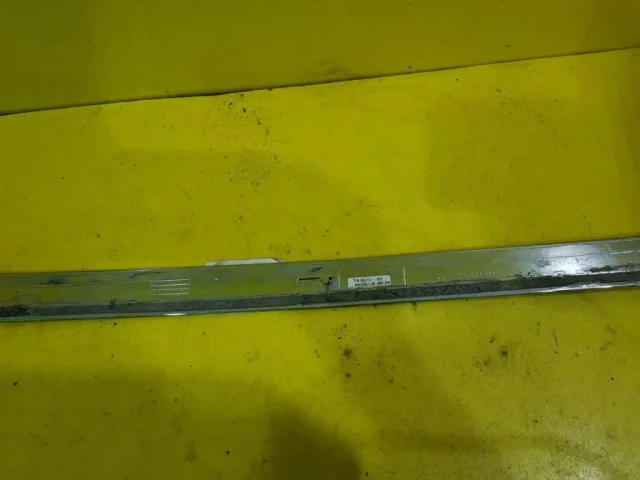 Молдинг крышки багажника для Mercedes-Benz GL class X166 2012-2016 на фотографиях