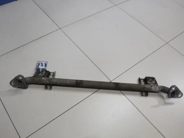 Усилитель бампера передний нижний для Mercedes-Benz GLE class W166 2015-2018 на фотографиях