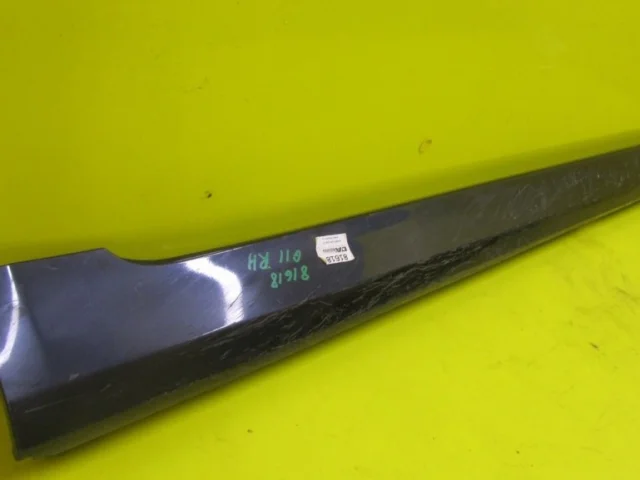 Накладка порога правая для BMW 7er G11/G12 2015-2021 на фотографиях