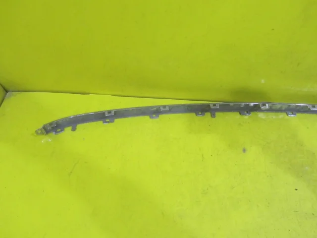 Накладка заднего бампера для Volkswagen Touareg II (7P5) Rest 2014-2018 на фотографиях