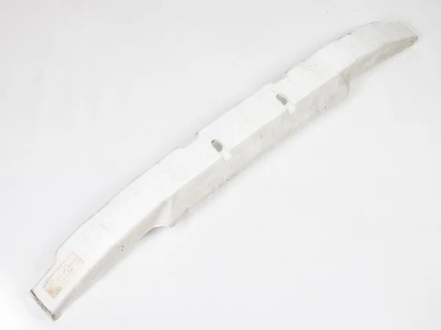 Бампер для Toyota Corolla E120/E130 Седан 2000-2007 на фотографиях