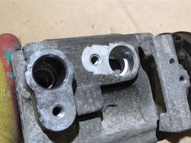 Компрессор кондиционера для Subaru Forester SF JDM 1997-2002 на фотографиях