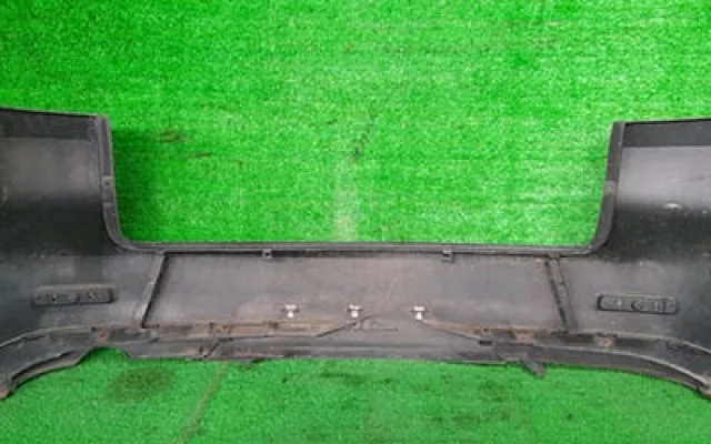 Бампер задний для Toyota Corolla E120/E130 Хэтчбек 2001-2007 на фотографиях