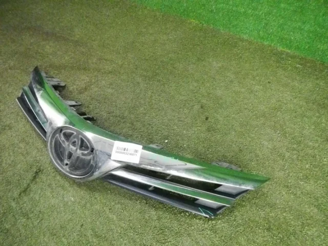 Решетка радиатора для Toyota Corolla E180 rest (RU) 2016-2019 на фотографиях