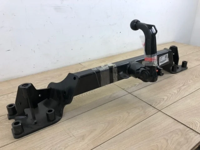 Фаркоп для Volkswagen Touareg III (CR) 2018+ на фотографиях