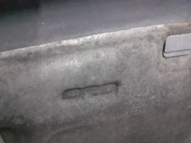 Шумоизоляция капота для Volvo XC90 I C 2002-2014 на фотографиях