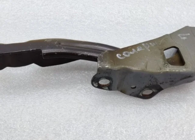 Петля капота левая для Hyundai Solaris 1 RB (2011-2013) на фотографиях