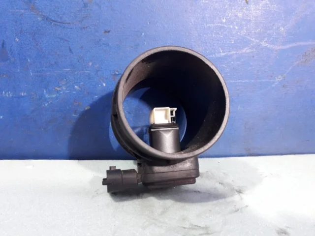 Датчик массового расхода воздуха для Opel Zafira B 2005-2015 на фотографиях