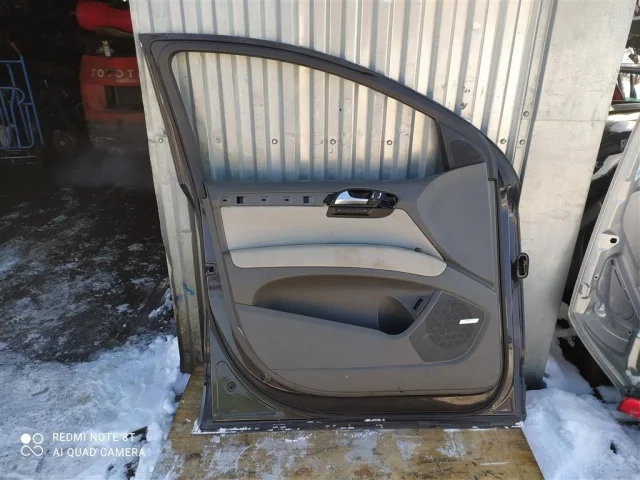 Уплотнитель передней правой двери для Audi Q7 4L 2005-2015 на фотографиях