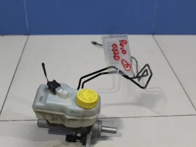 Бачок главного тормозного цилиндра для Skoda Rapid II 2020+ на фотографиях